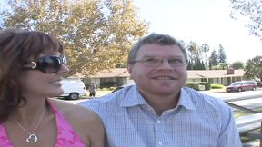 Chubby mature Desi Foxx still likes to fuck around for a huge facial