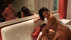 I called two males to do a threesome, I gave it good, I came a lot on their cock.