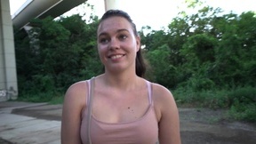 Amateur brunette Keira Flow gives up her pussy fore some cash