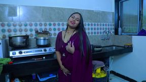 goldebet.com - Indian Bhabhi Made Happy by Servant