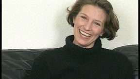 Erst mal richtig genommen auf der Pornocouch