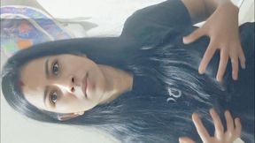 Bhabhi masterbate her pussy with toothpaste in bathroom