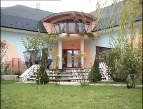 A Model Family! (Full Movie)