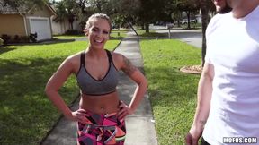 Morena magrinha sexy tomando coa de pau duro - Stuffing My Horny Girlfriend 2