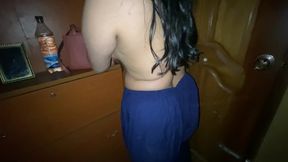 A beautiful desi beauty comes from outside and changes her saree.