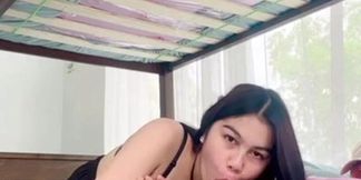 HOKI BANGET BISA NGEWE 2 CEWEK CANTIK SEKALIGUS FULL DI Https://s id/bocilsempit - Asia Blondi